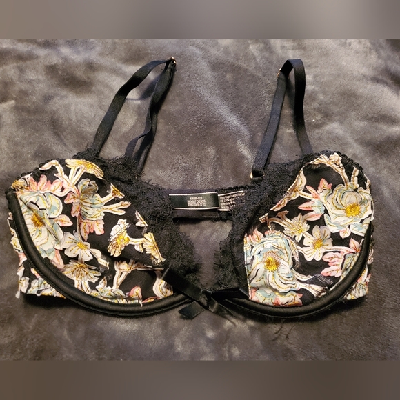 VICTORIA'S SECRET Dream Angels Low Cut Demi Floral Bra - 32D - Picture 3 of 7